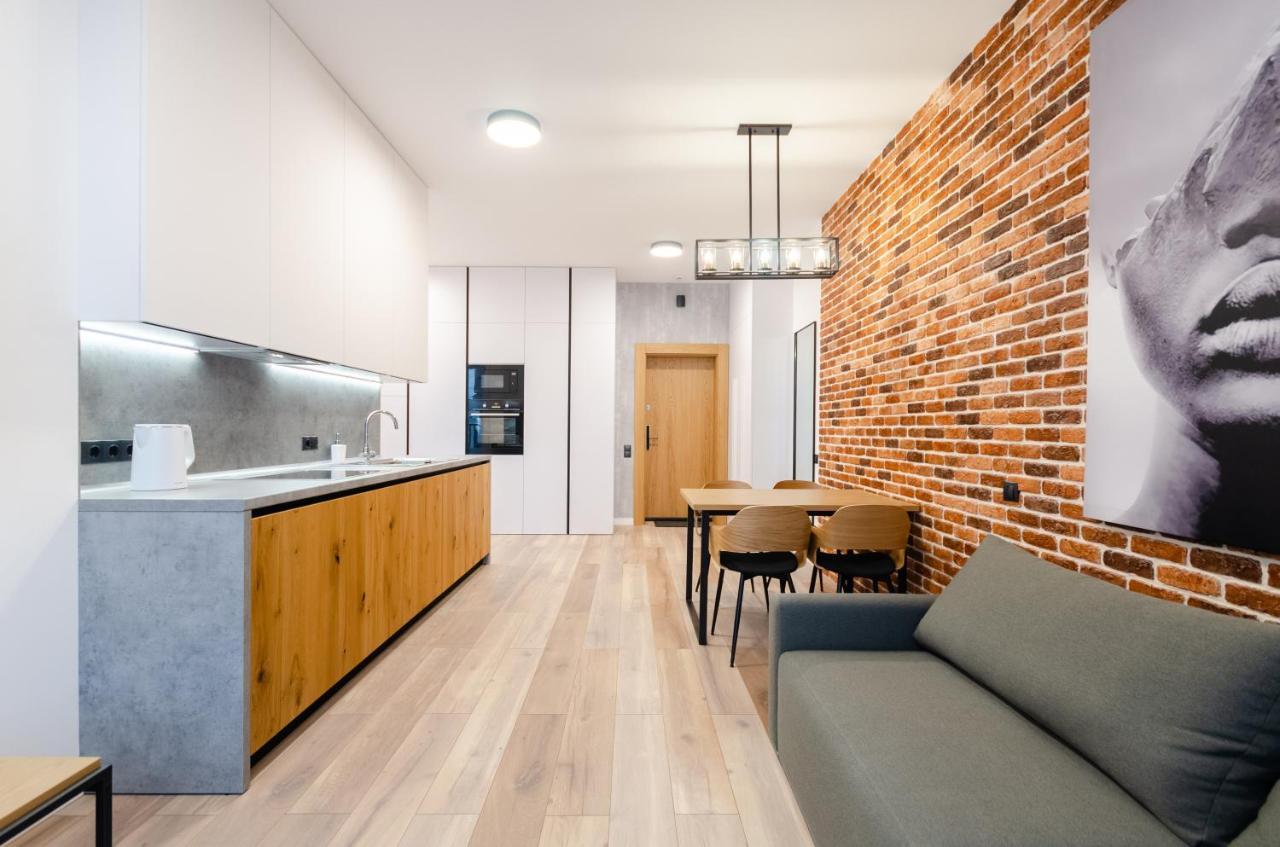 Petrovdom 160-161-166-3A-3B-131A-104A In Beautiful Apartments In Rc "Yaroslaviv Grad" Kyiv Exterior photo